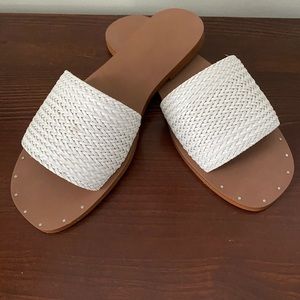 BANANA REPUBLIC SLIDES